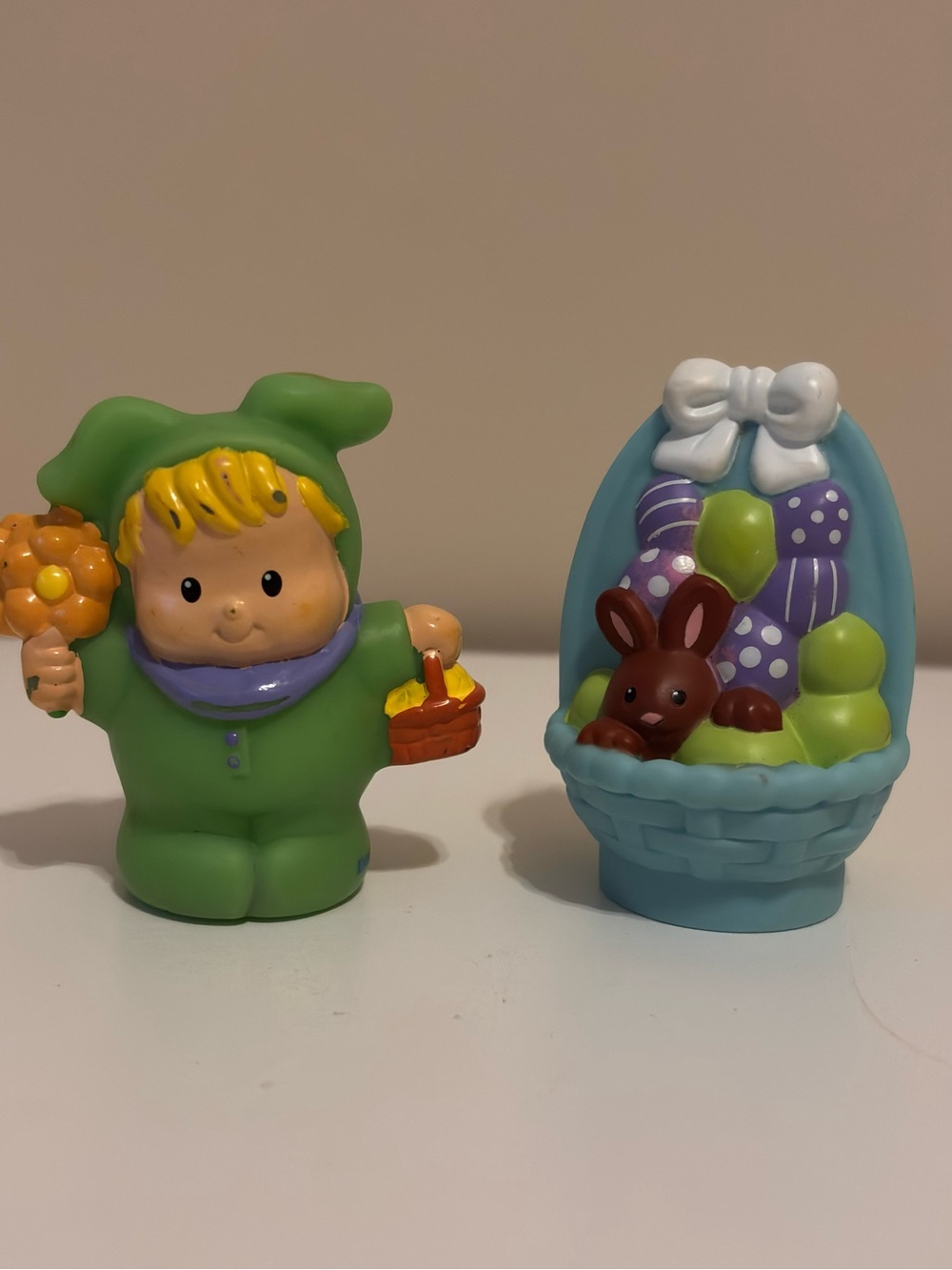 Fisher-Price Green Bunny Costume Figure with Blue Easter Basket Playset